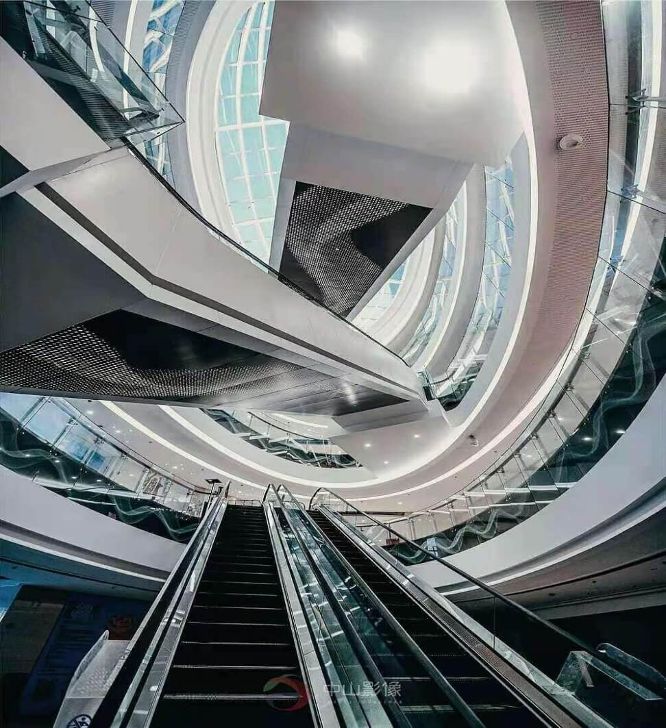 Perfect Golden Eagle Mall